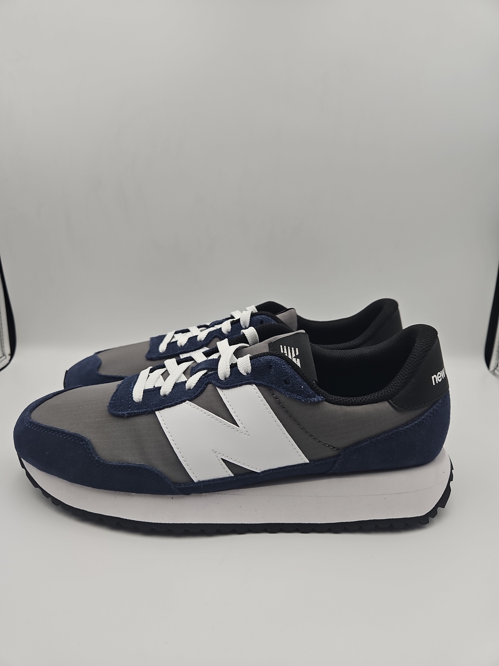 New Balance Men's Retro Runner Sneakers in Navy and Gray